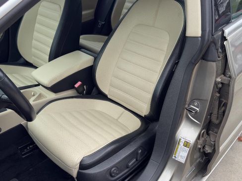 Used 2012 Volkswagen CC Sport image 29