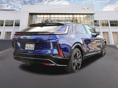Used 2026 Cadillac Lyriq Signature Sport RWD image 4
