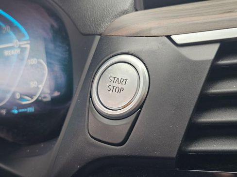 Used 2021 BMW X3 xDrive30e w/ Executive Package image 33