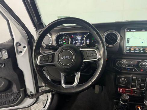 Used 2023 Jeep Wrangler Unlimited Rubicon 4xe w/ Cold Weather Group AWD/4WD image 17