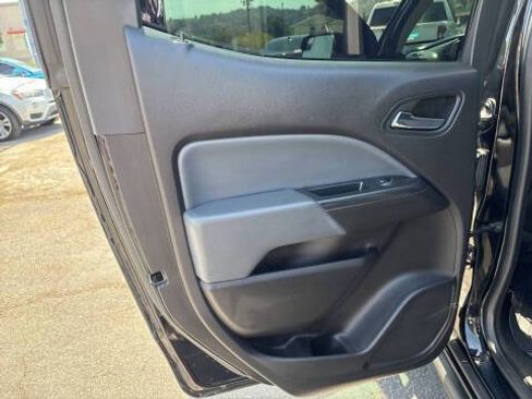 Used 2018 Chevrolet Colorado Z71 w/ LPO, Premium Interior Package AWD/4WD image 16