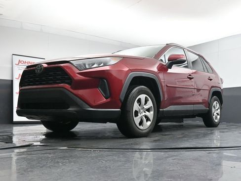 Used 2019 Toyota RAV4 LE image 20