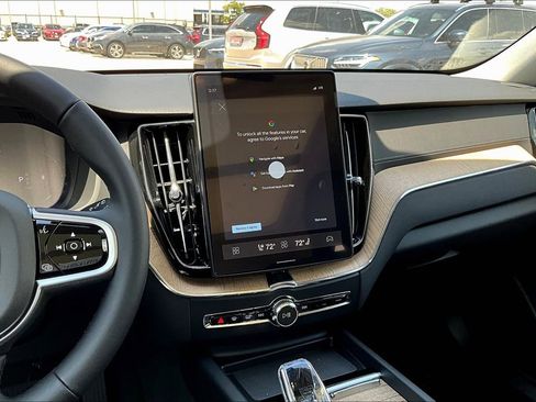 New 2026 Volvo XC60 B5 Ultra w/ Climate Package image 10