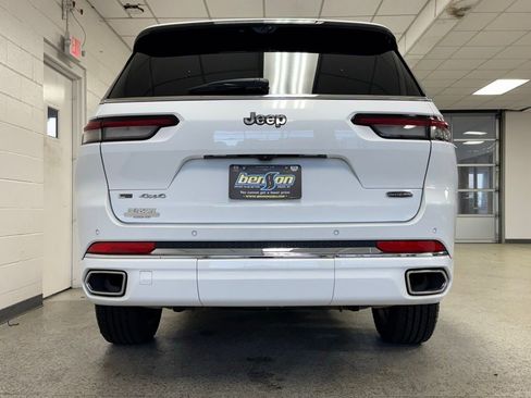 Certified 2022 Jeep Grand Cherokee L Overland w/ Luxury Tech Group IV image 6
