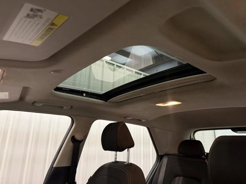 Used 2023 Hyundai Venue SEL FWD image 37