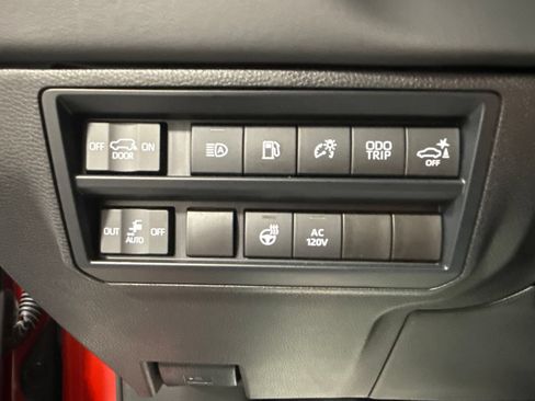 Used 2025 Toyota Sequoia Platinum AWD/4WD image 47