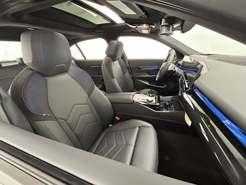 Used 2025 BMW i5 M60 w/ Premium Package image 41