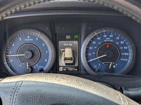 Used 2019 Toyota Sienna Limited Premium w/ Carpet Mat Package FWD image 10
