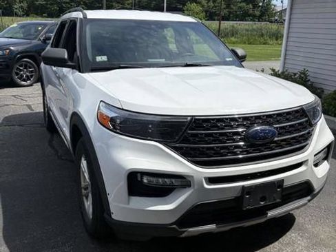 Used 2020 Ford Explorer XLT w/ Equipment Group 202A AWD/4WD image 2