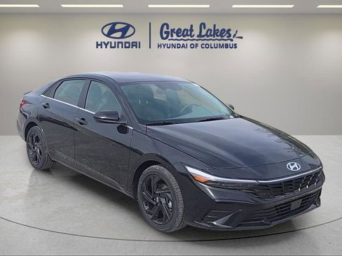 New 2026 Hyundai Elantra SEL Sport Premium FWD image 3
