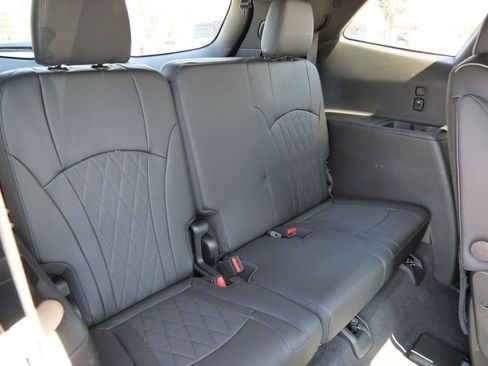 Used 2024 Buick Enclave Avenir w/ Avenir Technology Package AWD/4WD image 33
