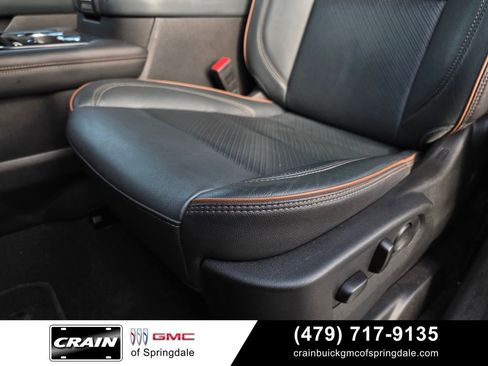 Used 2025 GMC Yukon XL AT4 AWD/4WD image 22