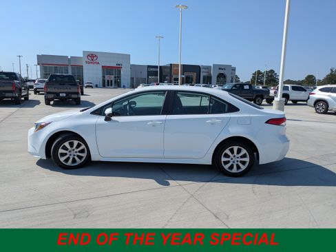 Certified 2023 Toyota Corolla LE image 4