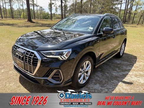 Used 2024 Audi Q3 2.0T Premium image 1