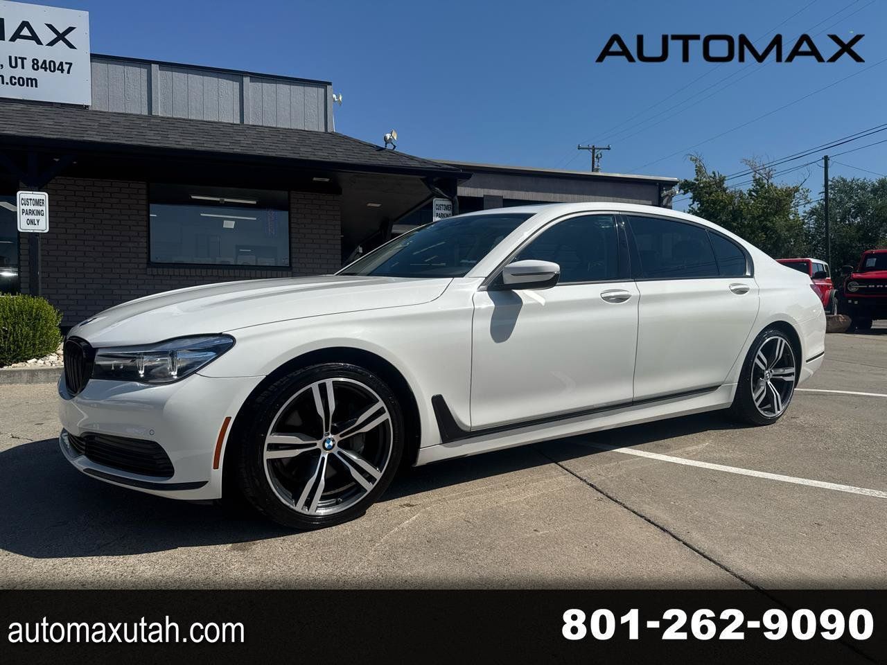 Used 2019 BMW 740i xDrive AWD/4WD image 1