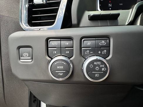 Certified 2025 GMC Sierra 1500 Denali Ultimate AWD/4WD image 37