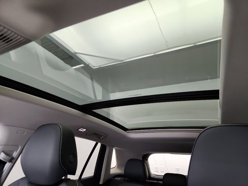 New 2026 Volkswagen Tiguan SE FWD image 31