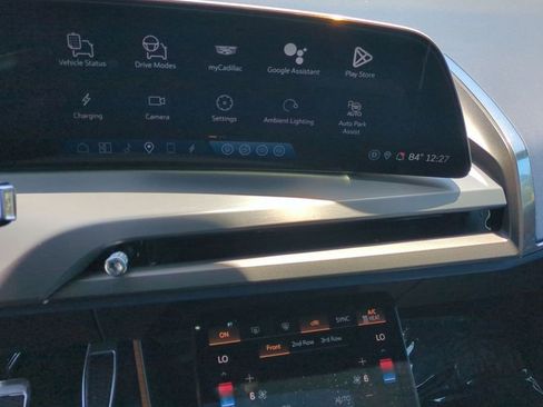 Certified 2026 Cadillac Vistiq Premium Luxury AWD/4WD image 17