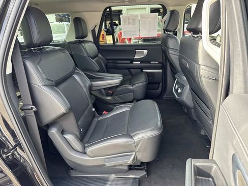 Used 2025 Ford Expedition Max Platinum AWD/4WD image 13