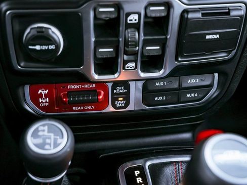 Used 2020 Jeep Gladiator Rubicon AWD/4WD image 13