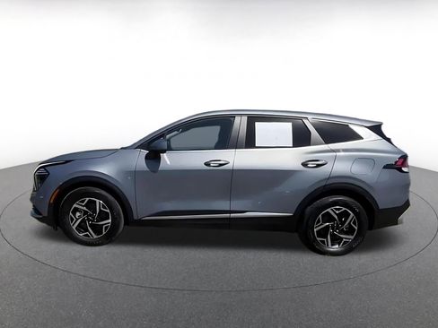 Used 2025 Kia Sportage LX FWD image 9