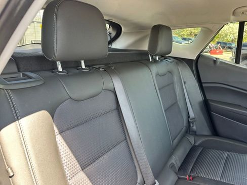 Used 2025 Chevrolet Trax LT FWD image 14