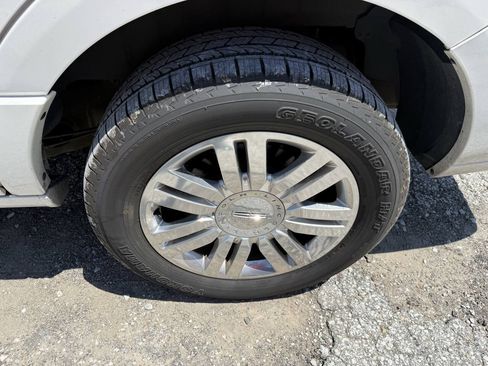 Used 2012 Lincoln Navigator 4WD image 34