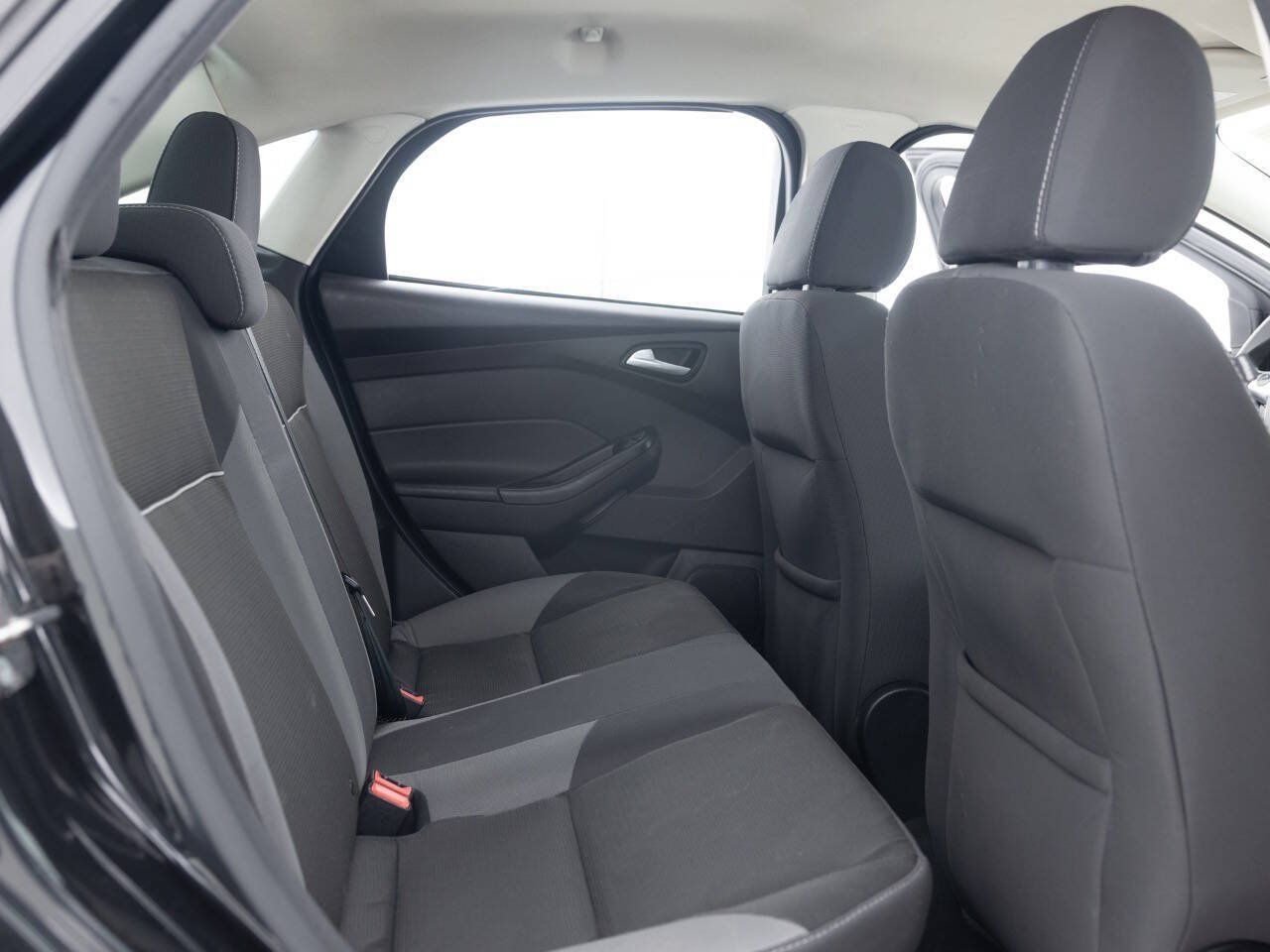 Used 2013 Ford Focus SE FWD image 29