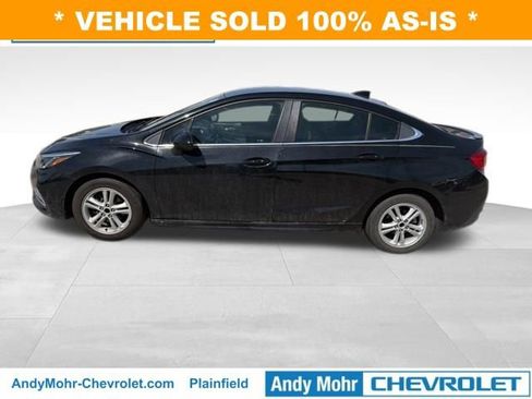 Used 2018 Chevrolet Cruze LT w/ Convenience Package image 2