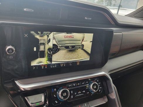 Used 2024 GMC Sierra 3500 Denali Ultimate AWD/4WD image 15