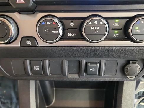 Used 2023 Toyota Tacoma SR AWD/4WD image 27
