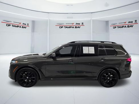 Used 2025 BMW X7 xDrive40i w/ Executive Package AWD/4WD image 3