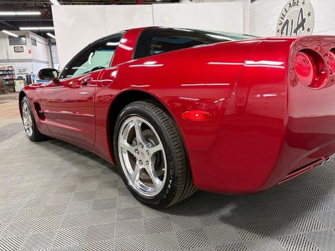 Used 2004 Chevrolet Corvette Coupe w/ Roof Package RWD image 13