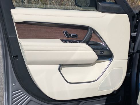 New 2026 Land Rover Range Rover SE AWD/4WD image 19