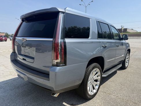 Used 2016 Cadillac Escalade Luxury AWD/4WD image 6