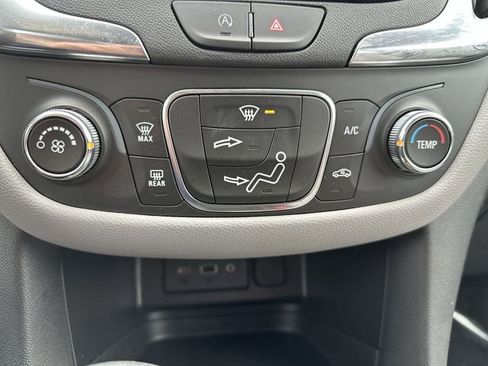 Certified 2023 Chevrolet Equinox LS FWD image 19
