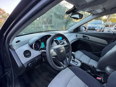 Used 2015 Chevrolet Cruze LS image 6