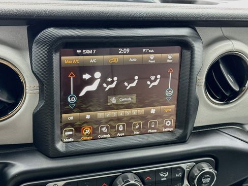 Used 2023 Jeep Wrangler Unlimited Sahara AWD/4WD image 12