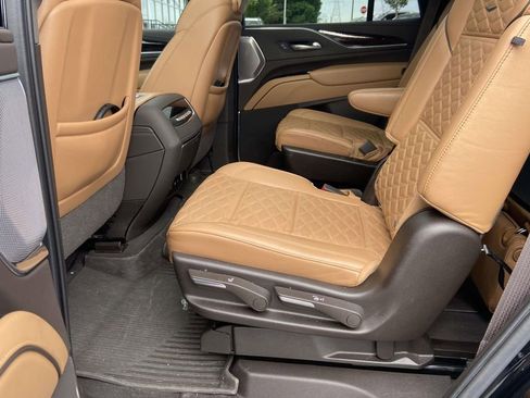 Used 2021 Cadillac Escalade Sport w/ Driver Assist Tech Package AWD/4WD image 7