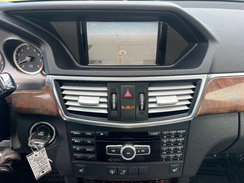 Used 2013 Mercedes-Benz E 350 4MATIC Sedan image 34