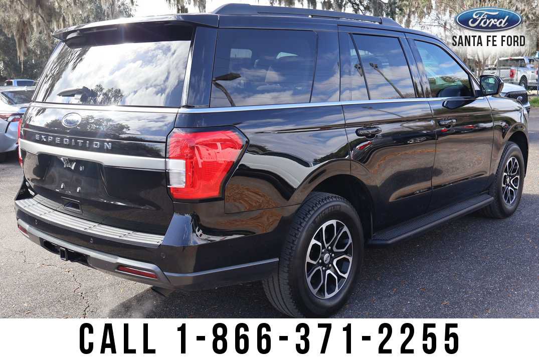 Used 2024 Ford Expedition XLT RWD image 4