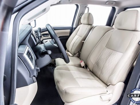 Used 2017 Nissan Titan SV image 27