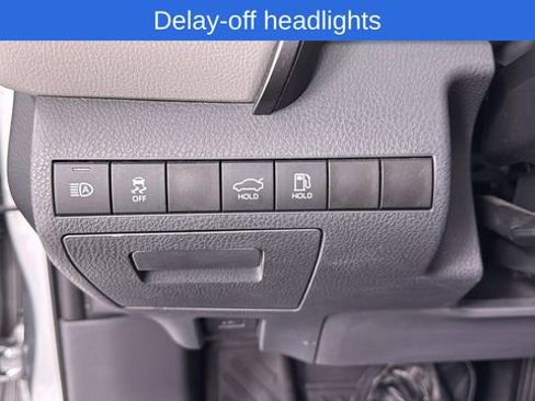 Used 2019 Toyota Camry L image 29