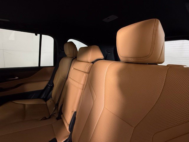 Used 2023 Lexus LX 600 4WD w/ Accessory Package (Z1) image 27