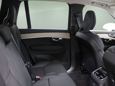 New 2026 Volvo XC90 T8 Plus AWD/4WD image 17