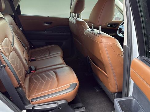 Certified 2023 Nissan Pathfinder Platinum w/ Lighting Package (N93) AWD/4WD image 16