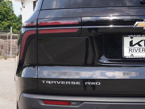 Used 2025 Chevrolet Traverse LT AWD/4WD image 19