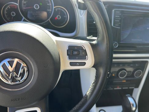 Used 2019 Volkswagen Beetle 2.0T SE w/ SE Premium Package image 19