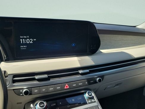 Used 2025 Hyundai Palisade Calligraphy FWD image 14