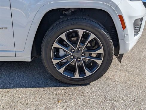 Used 2023 Jeep Grand Cherokee Overland w/ Adv Protech Group III image 9